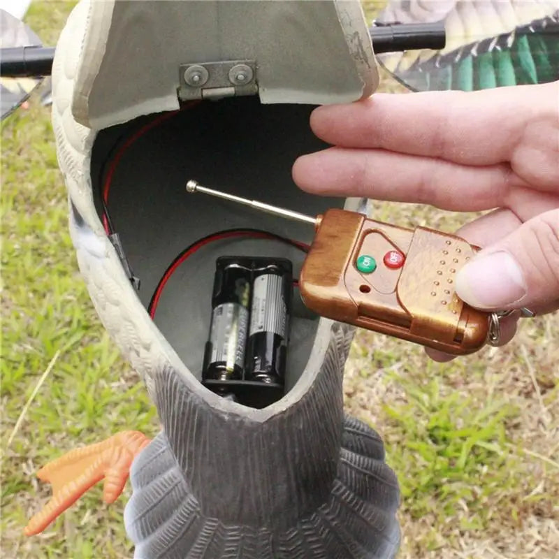 Decoy Mallard Ducks Flexible Duck Decoy SpinningWing Battery Powered Motion Remote Controller Life-like Duck PE Ducks